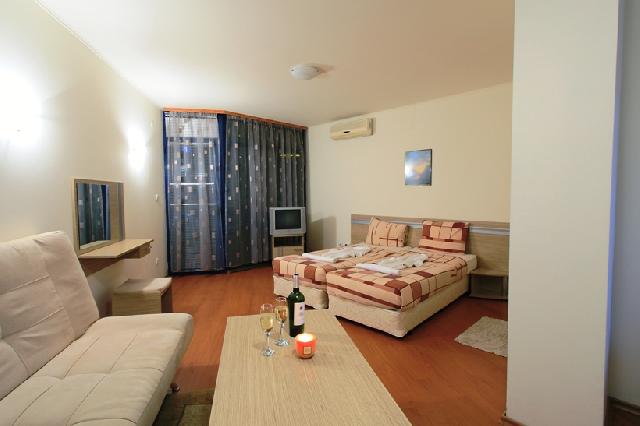 Апарт хотел Holiday Complex Rainbow